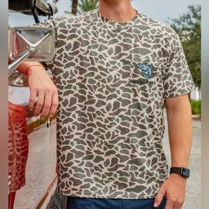 BURLEBO Men’s camo trout t-shirt